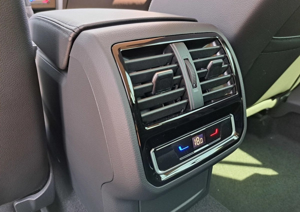 Volkswagen Passat cena 175000 przebieg: 9923, rok produkcji 2023 z Kielce małe 254
